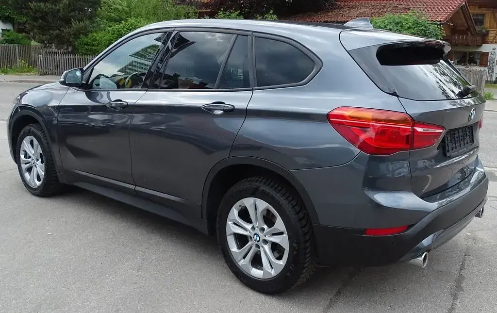 Gebraucht BMW X1 Advantage 192 PS (141 kW) 2019 Mineralgrau SUV