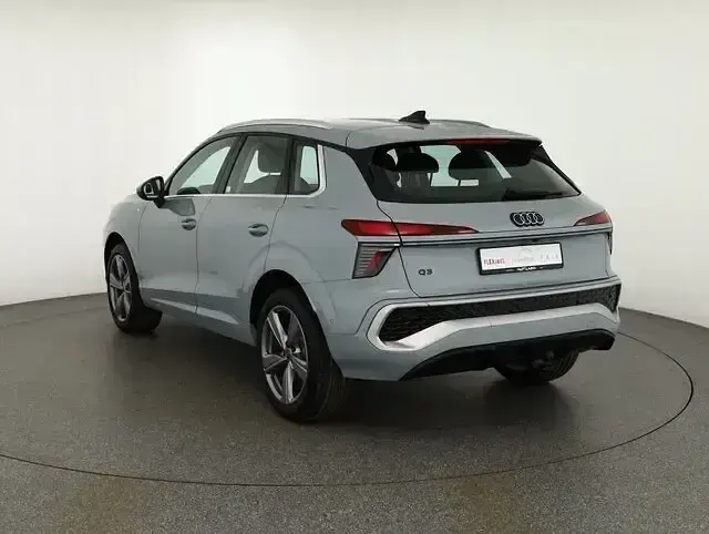 Neu Audi Q3 S-Line 150 PS (110 kW) 2026 Grau SUV