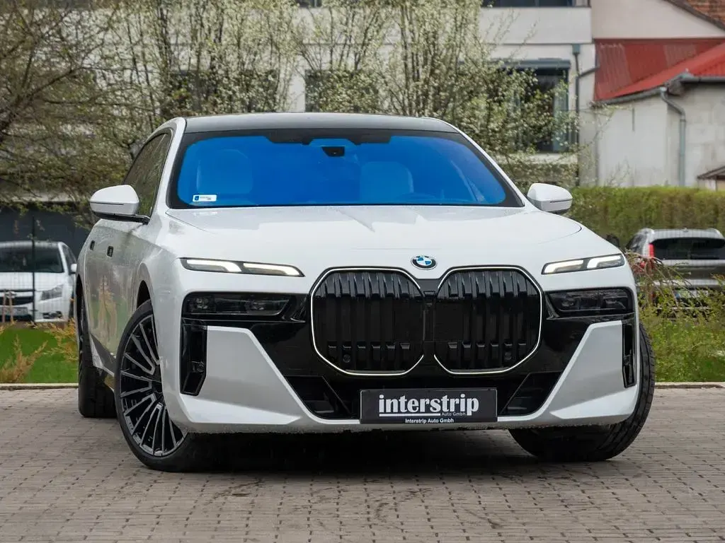 Gebraucht BMW 740 M Sport 299 PS (219 kW) 2026 Weiß Limousine