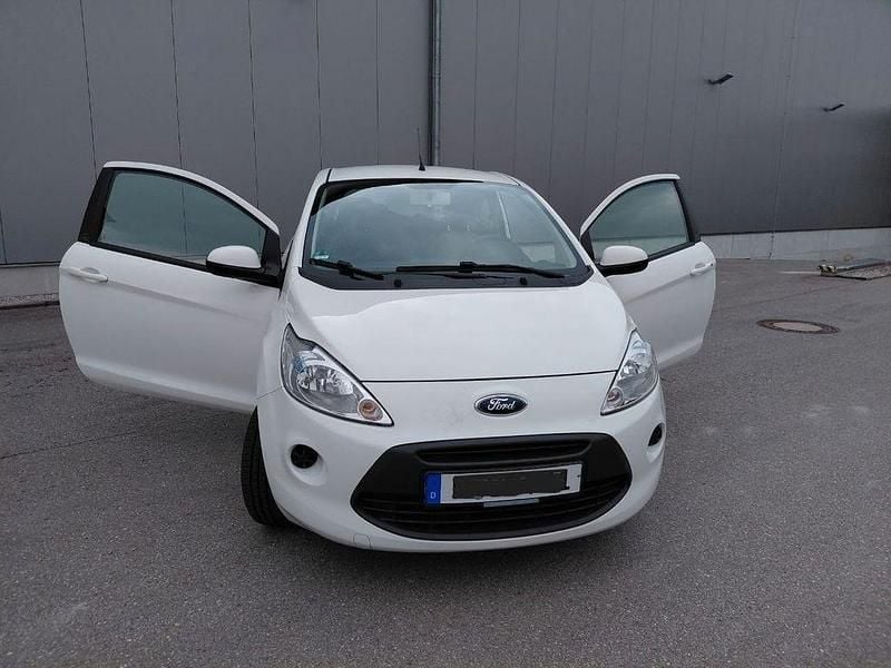 Gebraucht Ford Ka Ambiente 69 PS (50 kW) 2016 Weiß Kleinwagen