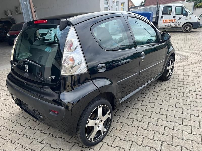 Schwarz Gebraucht 2009 Peugeot 107 Kleinwagen | 1.990 € (Guter Preis) - Bild 1/4