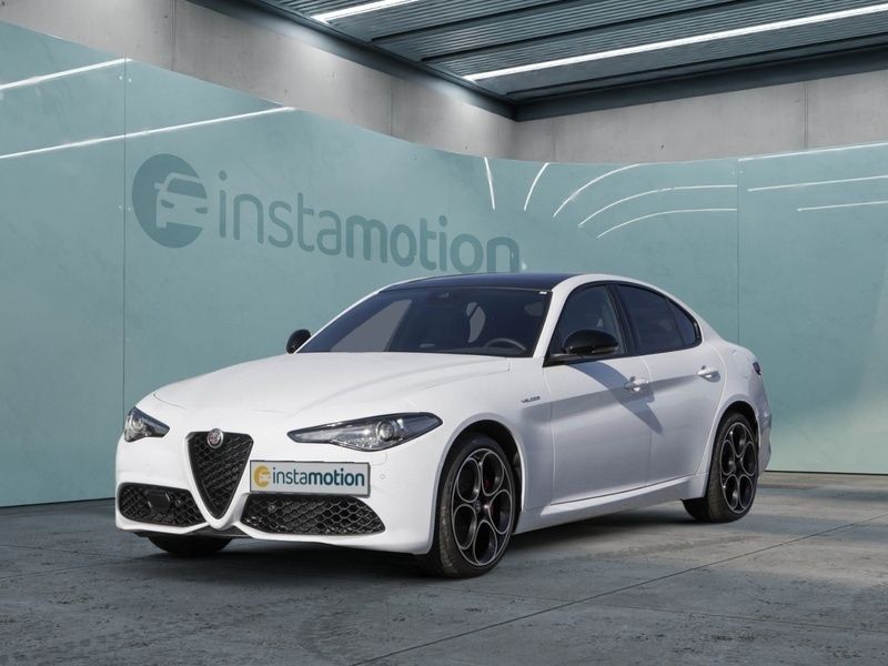 Weiß Gebraucht 2022 Alfa Romeo Giulia Premium Limousine | 48.240 € - Bild 1/3