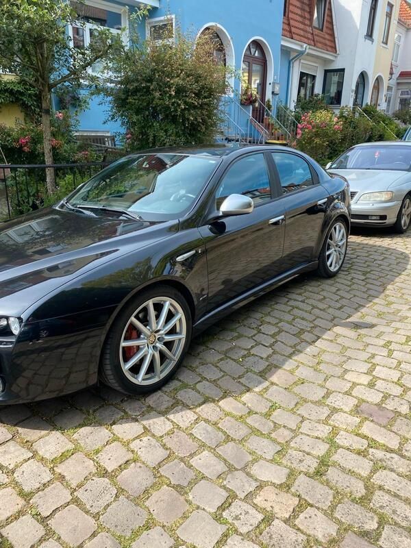 Schwarz Gebraucht 2009 Alfa Romeo 159 Ti Limousine | 7.750 € (Teuer) - Bild 1/4