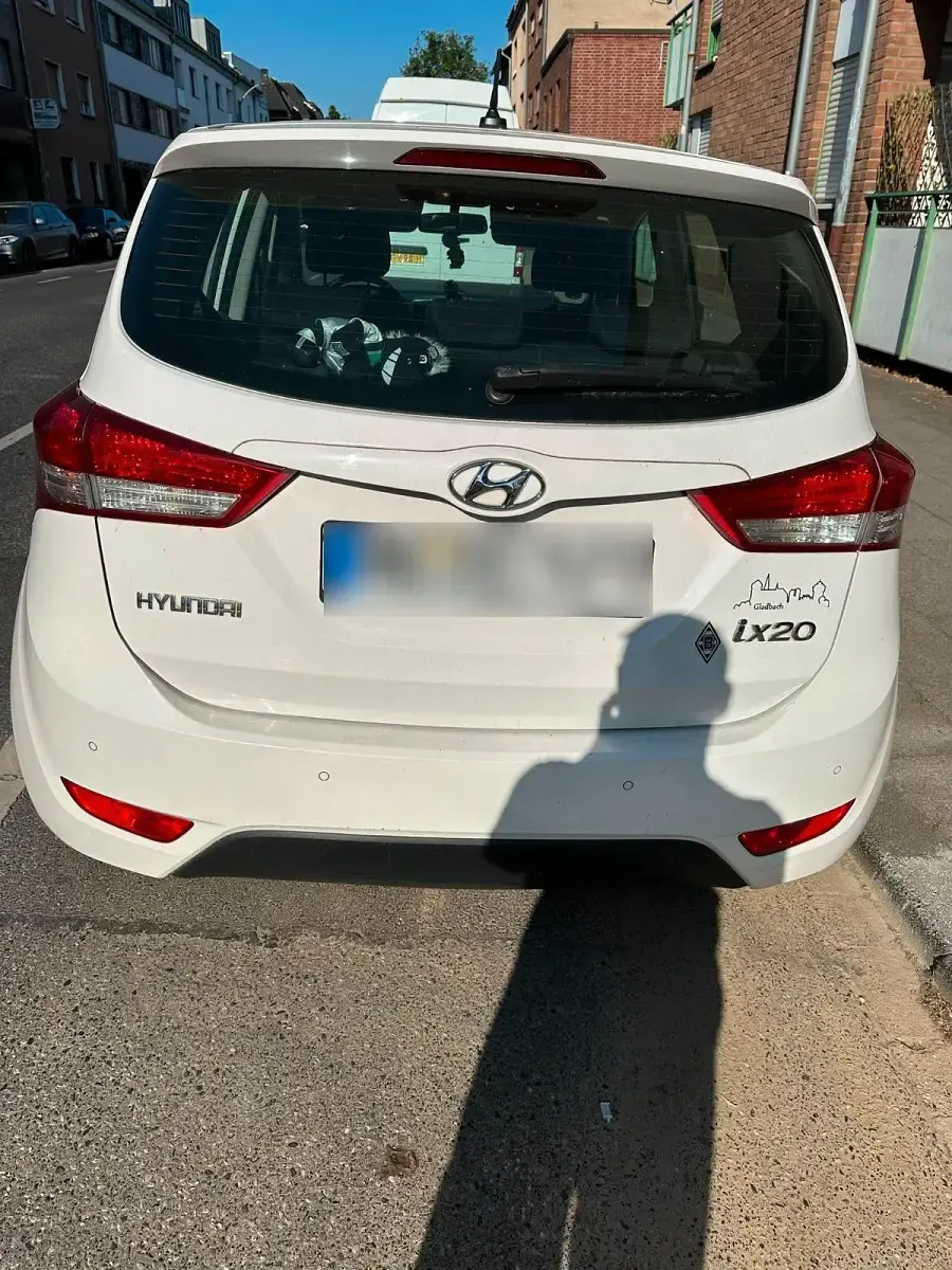 Gebraucht Hyundai ix20 125 PS (91 kW) 2012 Weiß Kleinwagen