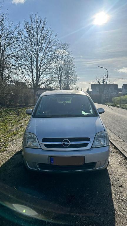 Gebraucht Opel Meriva 101 PS (74 kW) 2004 Silber Van / Kleinbus