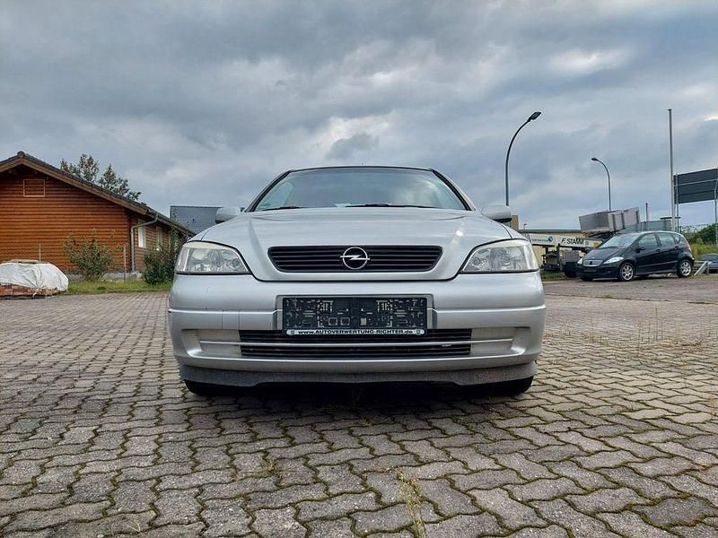 Gebraucht Opel Astra Sport 101 PS (74 kW) 1999 Silber Limousine