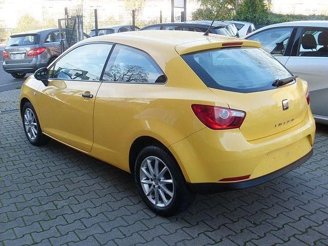 Gelb Gebraucht 2010 Seat Ibiza SC Kleinwagen | 1.990 € (Guter Preis) - Bild 1/4