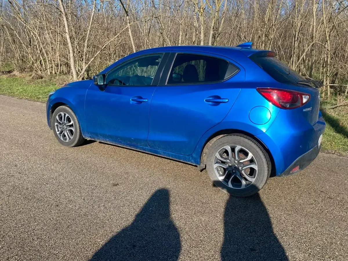 Używany Mazda 2 90 KM (66 kW) 2018 Niebieski Hatchback