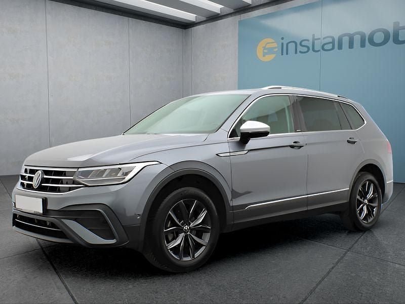 Grau Gebraucht 2024 VW Tiguan SUV | 40.349 € (Fairer Preis) - Bild 1/4