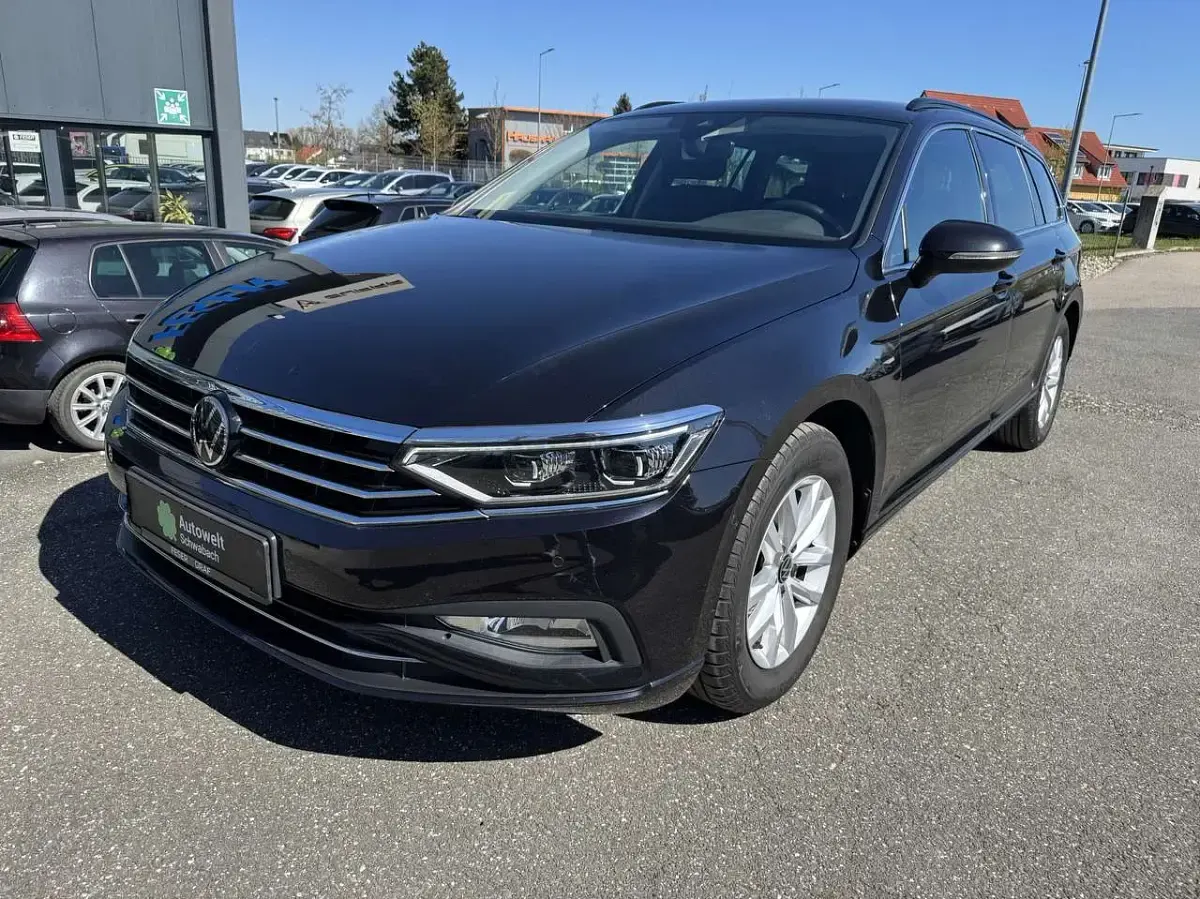 Gebraucht VW Passat 150 PS (110 kW) 2023 Schwarz Kombi