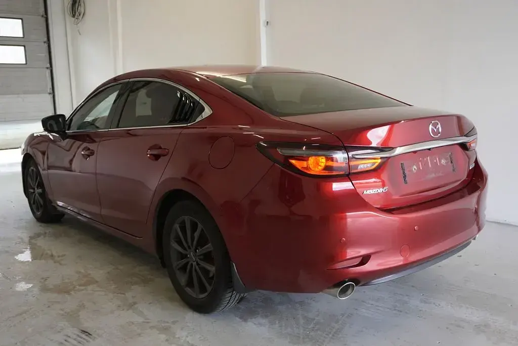 Używany Mazda 6 Optimum 194 KM (142 kW) 2018 Czerwony Sedan/Limuzyna