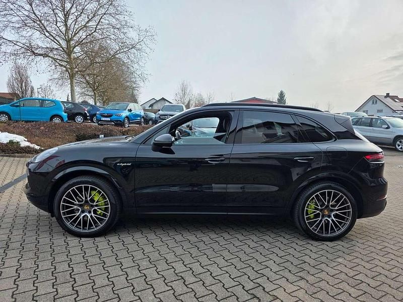 Gebraucht Porsche Cayenne 462 PS (339 kW) 2021 Tiefschwarz SUV
