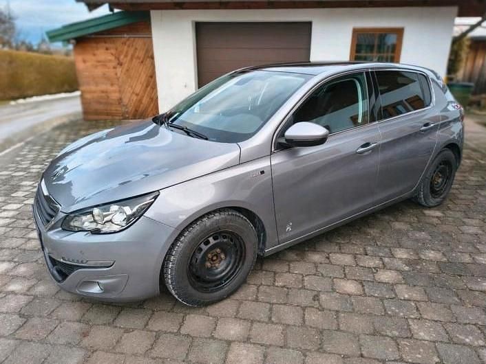 Gebraucht Peugeot 308 Style 120 PS (88 kW) 2015 Grau Limousine