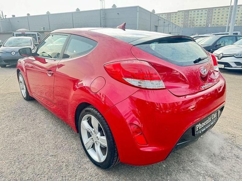 Gebraucht Hyundai Veloster Style 140 PS (102 kW) 2012 Rot Kleinwagen