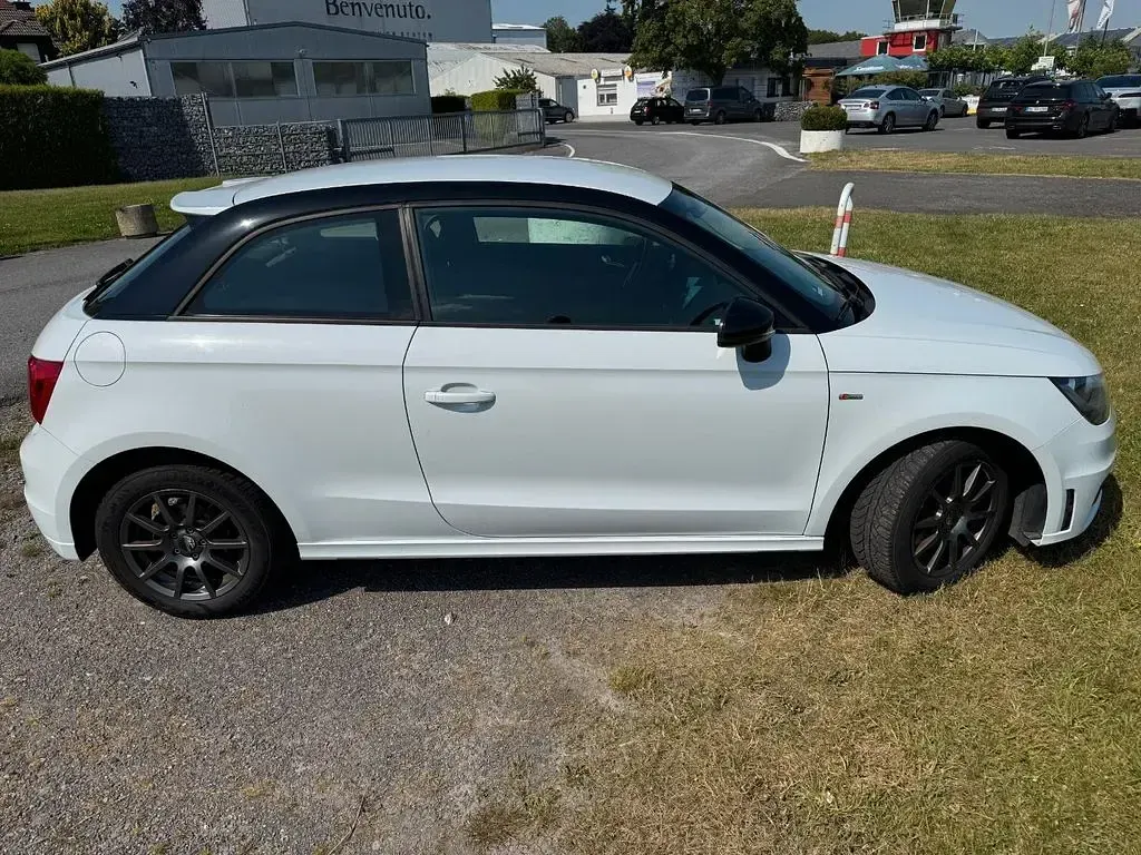 Gebraucht Audi A1 Sportback Attraction 122 PS (89 kW) 2013 Weiß Kleinwagen