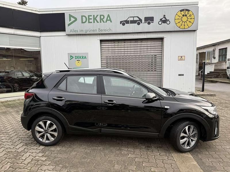 Gebraucht Kia Stonic Vision 101 PS (74 kW) 2022 Schwarz SUV