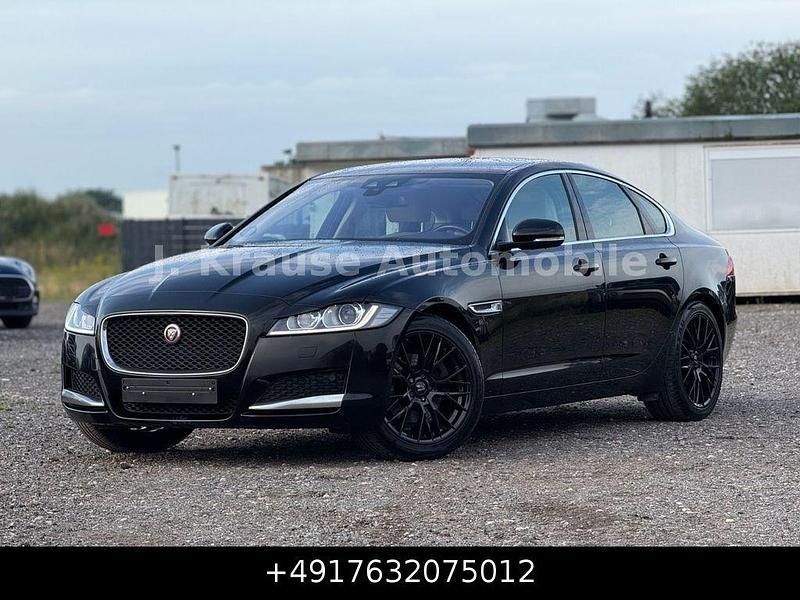 Schwarz Gebraucht 2015 Jaguar XF Pure Limousine | 5.999 € (Guter Preis) - Bild 1/4