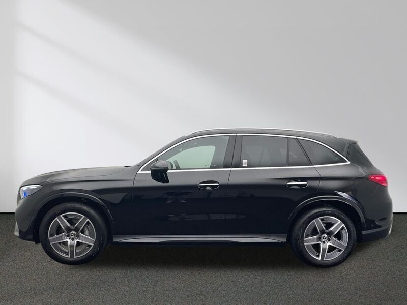 Gebraucht Mercedes GLC300 AMG 269 PS (197 kW) 2024 Schwarz SUV