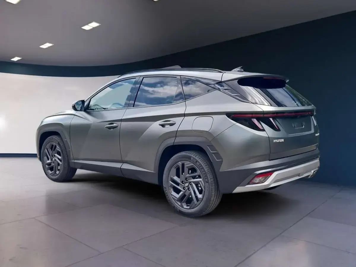 Neu Hyundai Tucson 150 PS (110 kW) 2026 Rb2 pine green matte SUV