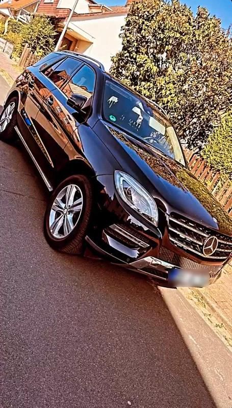 Gebraucht Mercedes ML350 258 PS (189 kW) 2014 Schwarz SUV