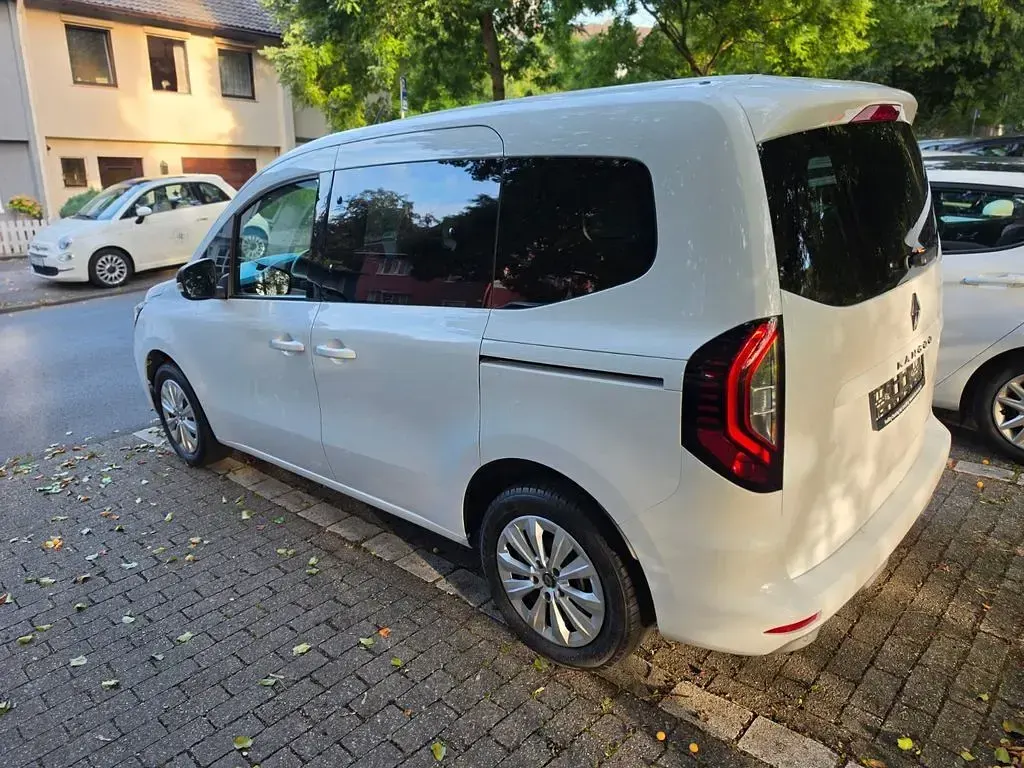 Gebraucht Renault Kangoo Equilibre 131 PS (96 kW) 2023 Weiß Van / Kleinbus