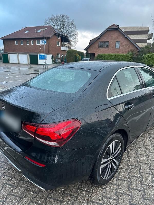 Gebraucht Mercedes A250 160 PS (117 kW) 2020 Schwarz Limousine
