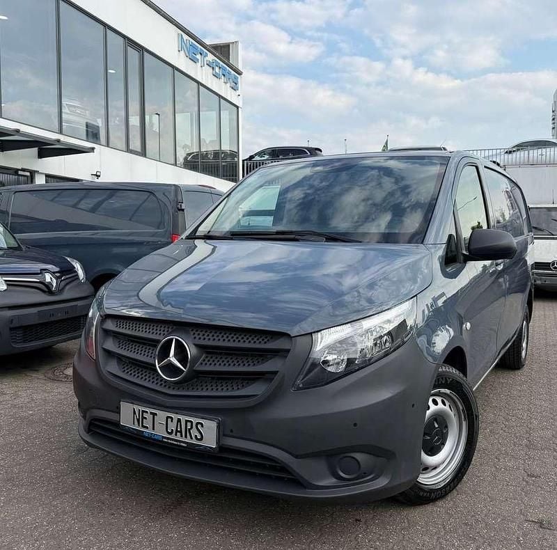 Grau Gebraucht 2020 Mercedes Vito Van / Kleinbus | 20.800 € (Fairer Preis) - Bild 1/3