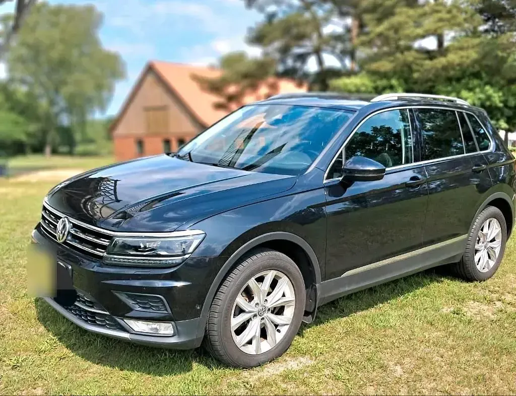 Gebraucht VW Tiguan Highline 150 PS (110 kW) 2016 Schwarz SUV