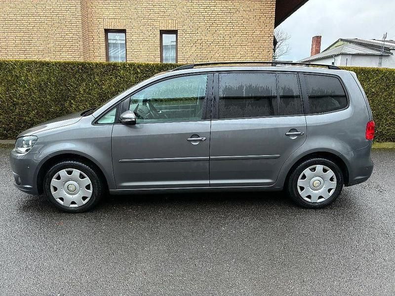 Gebraucht VW Touran Comfortline 140 PS (102 kW) 2011 Grau Van / Kleinbus