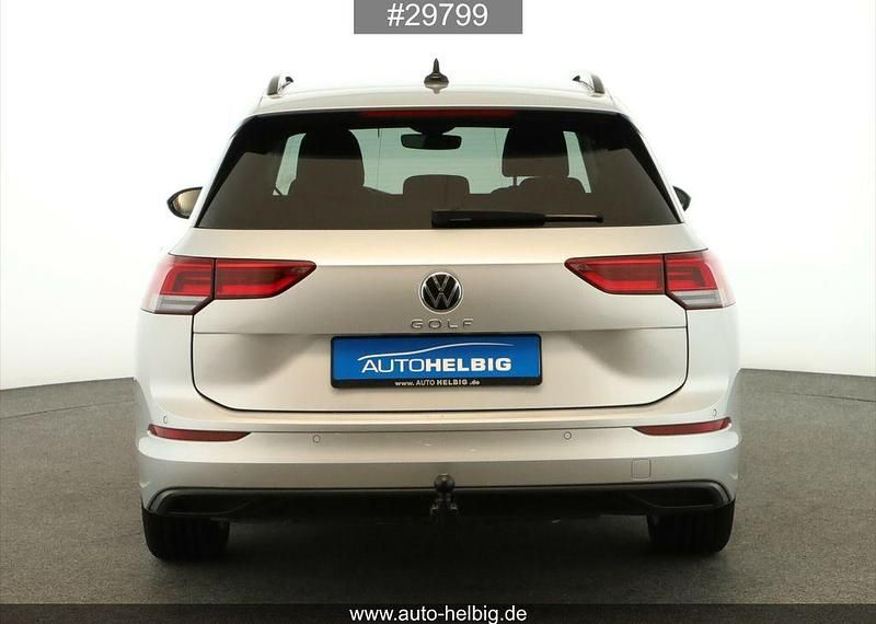 Gebraucht VW Golf VIII Life 150 PS (110 kW) 2021 Silber Kombi