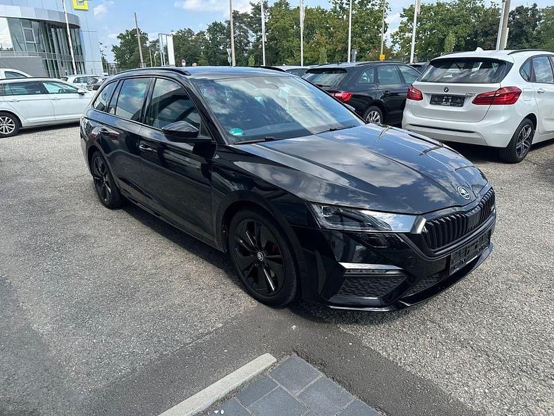 Schwarz Gebraucht 2022 Skoda Octavia RS Kombi | 26.699 € (Superpreis) - Bild 1/4