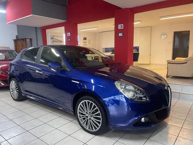 Blau Gebraucht 2018 Alfa Romeo Giulietta Limousine | 15.990 € (Fairer Preis) - Bild 1/4