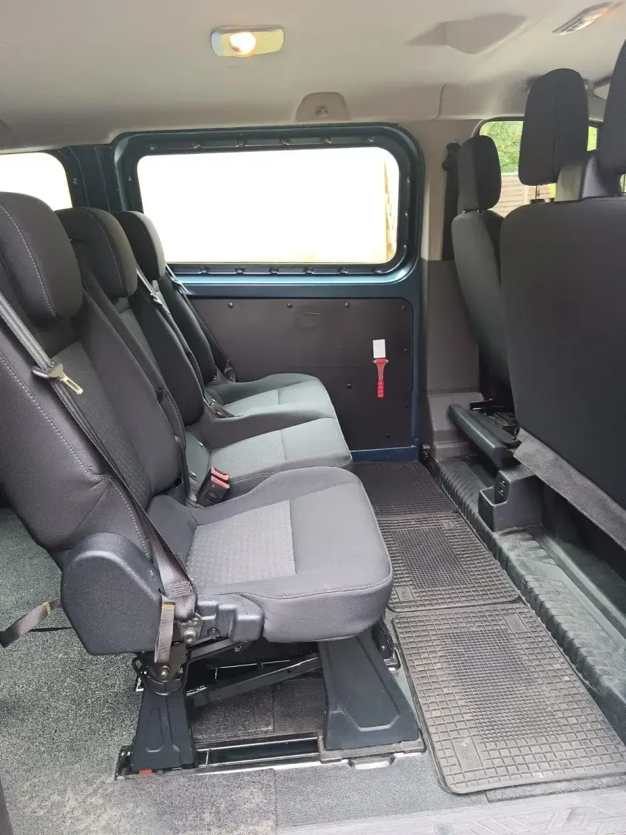 Gebraucht Ford Transit 131 PS (96 kW) 2020 Blau Kombi