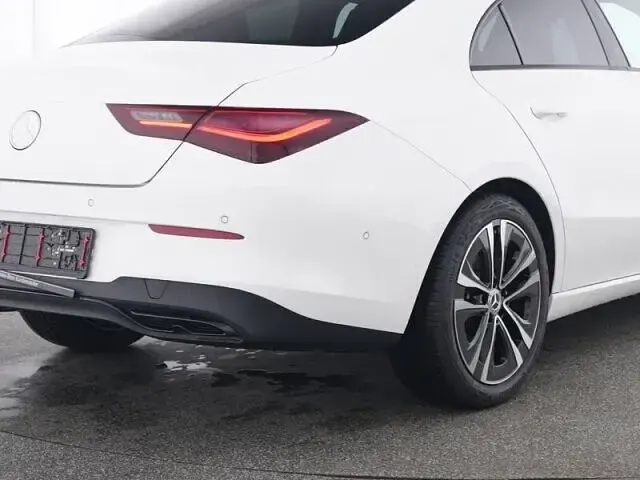 Gebraucht Mercedes CLA180 Progressive 136 PS (100 kW) 2025 Weiß Coupé