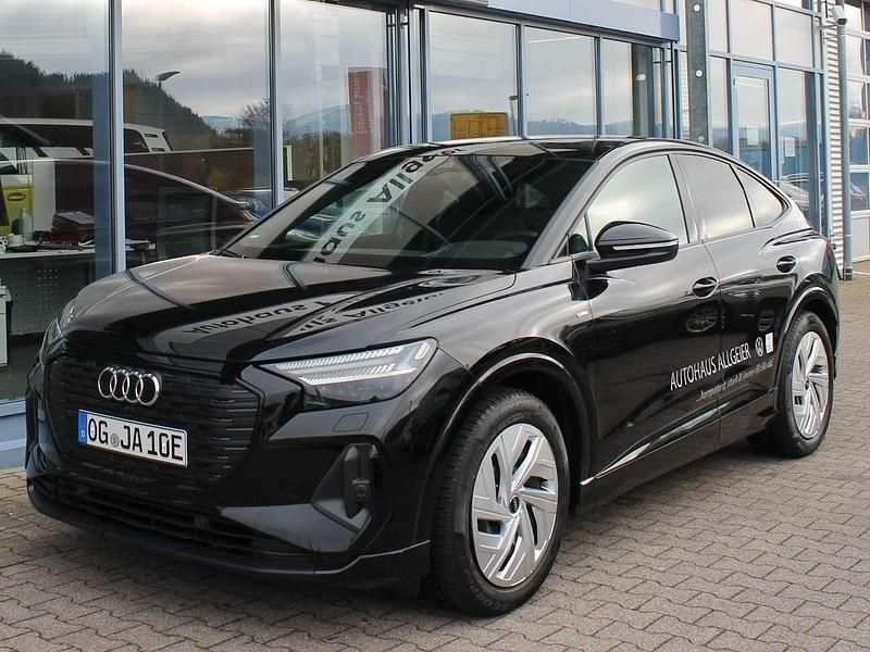 Mythosschwarz metallic Gebraucht 2022 Audi Q4 Sportback e-tron S-Line SUV | 38.490 € (Teuer) - Bild 1/4