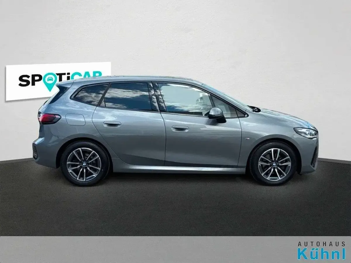 Gebraucht BMW 218 M Sport 150 PS (110 kW) 2023 Skyscraper grau metallic Van / Kleinbus