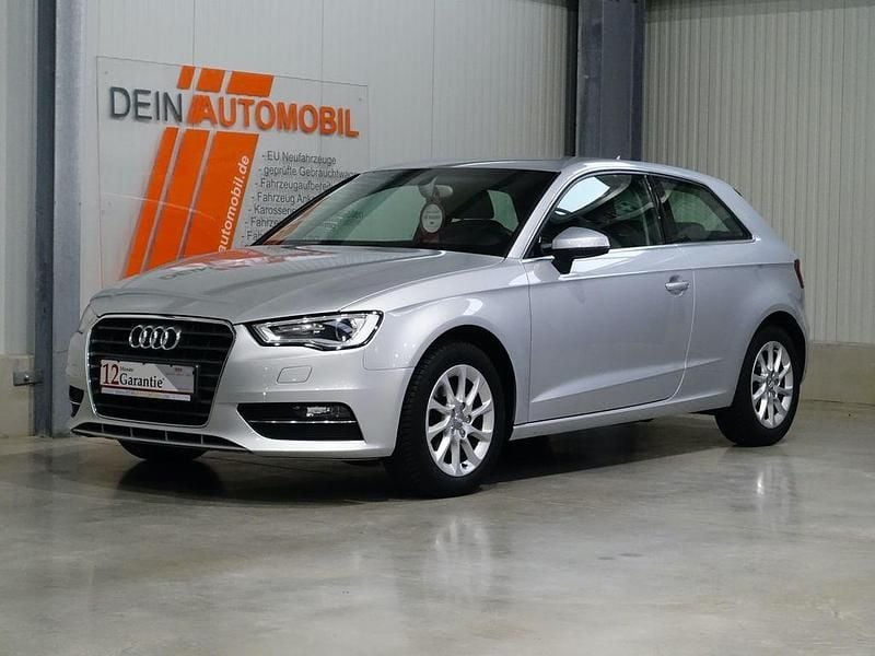 Silber Gebraucht 2014 Audi A3 Attraction Limousine | 7.490 € (Fairer Preis) - Bild 1/4