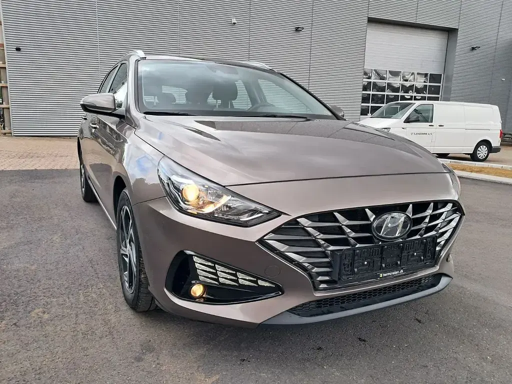 Gebraucht Hyundai i30 Essential 120 PS (88 kW) 2021 Braun Kombi