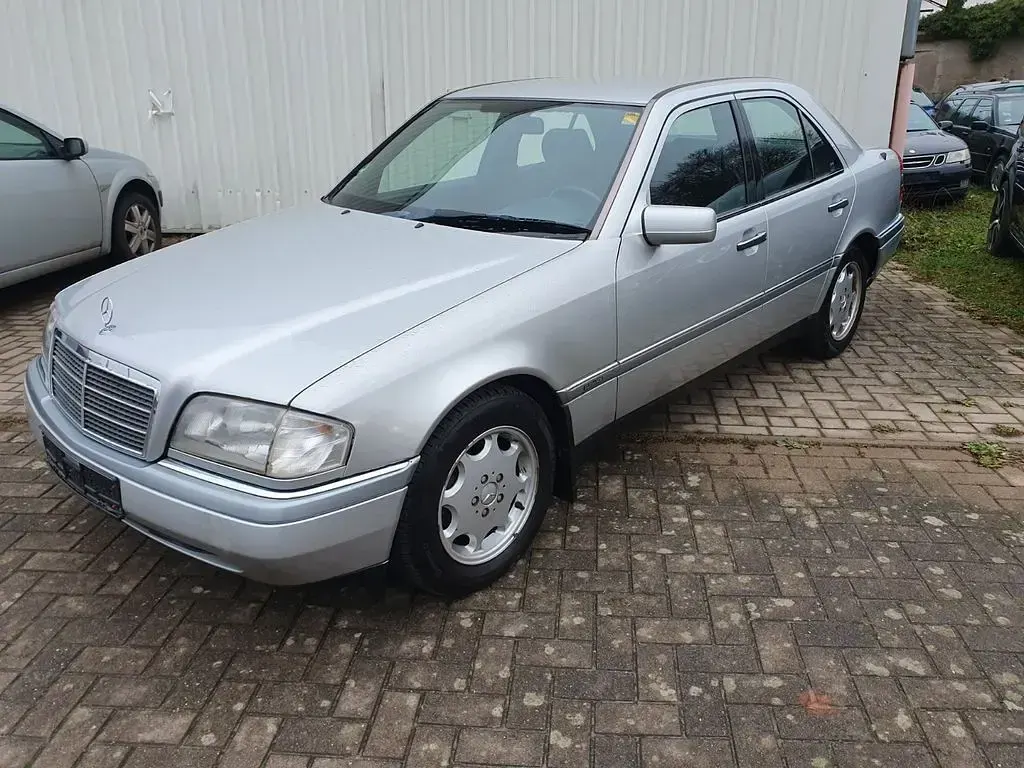 Gebraucht Mercedes C220 Elegance 150 PS (110 kW) 1994 Silber Limousine