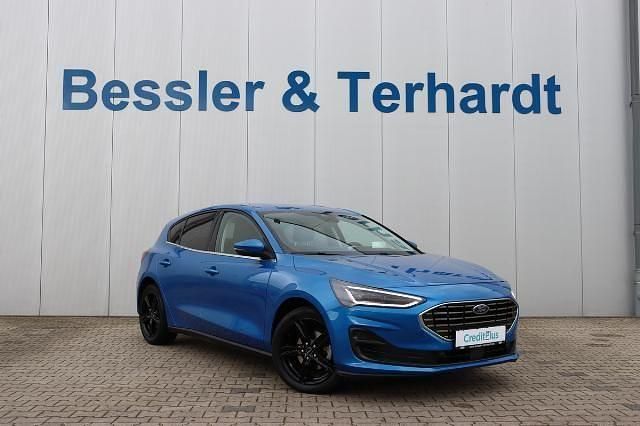 Dynamicblau metallic Gebraucht 2022 Ford Focus Titanium X Limousine | 18.990 € (Guter Preis) - Bild 1/4