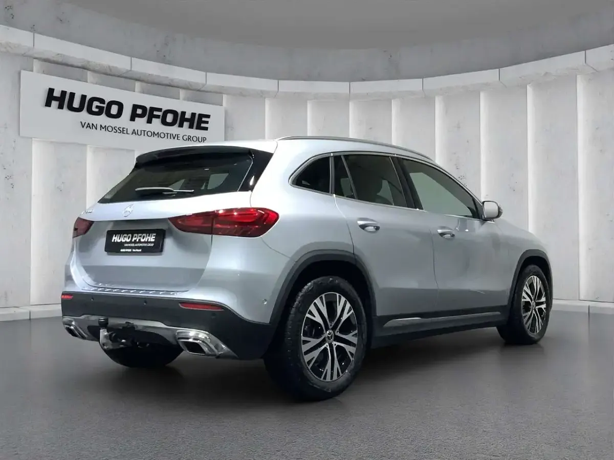 Gebraucht Mercedes GLA200 Progressive 163 PS (119 kW) 2025 Silber SUV