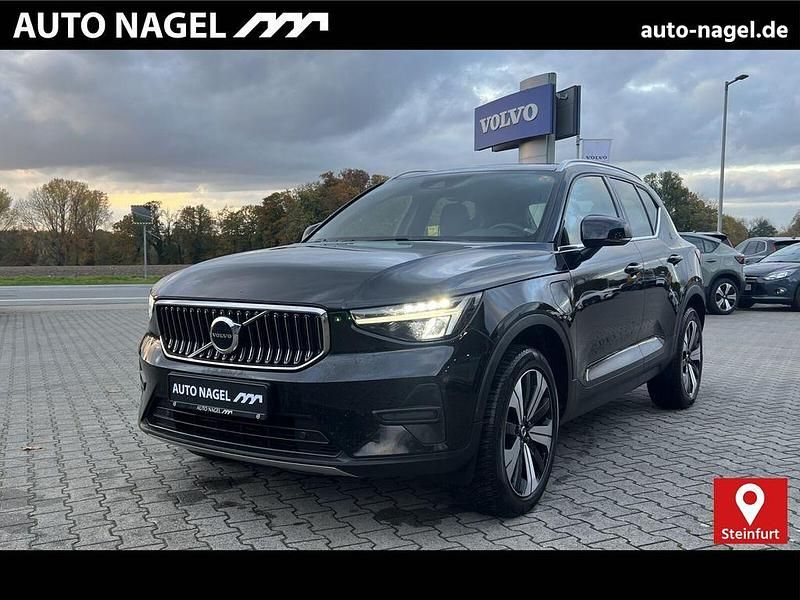 Schwarz Gebraucht 2022 Volvo XC40 Core SUV | 28.900 € (Etwas zu teuer) - Bild 1/4