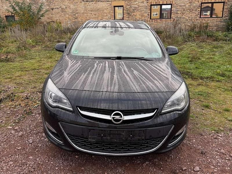 Other Gebraucht 2013 Opel Astra Kombi | 2.699 € (Guter Preis) - Bild 1/4