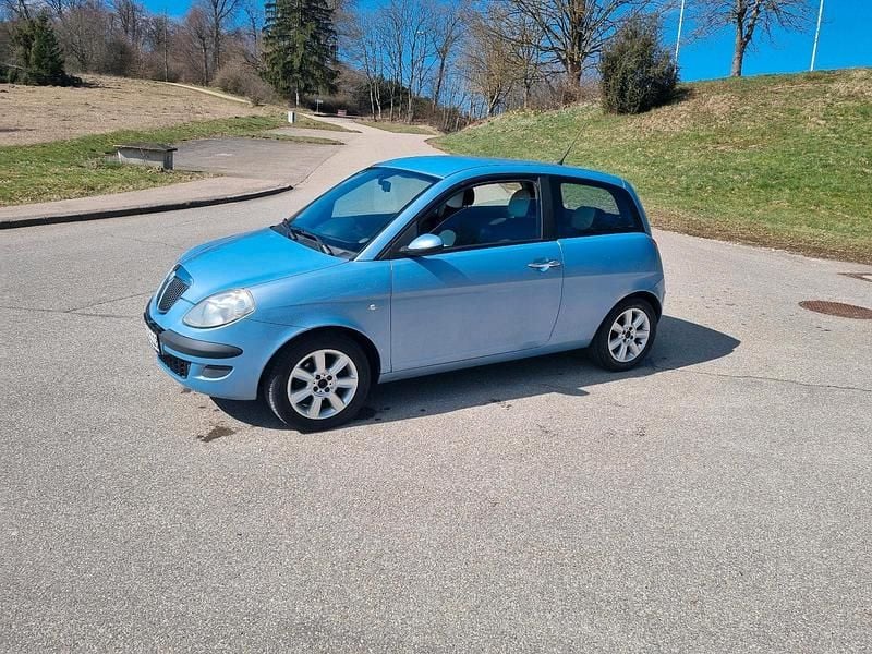 Gebraucht Lancia Ypsilon 65 PS (47 kW) 2006 Blau Kleinwagen