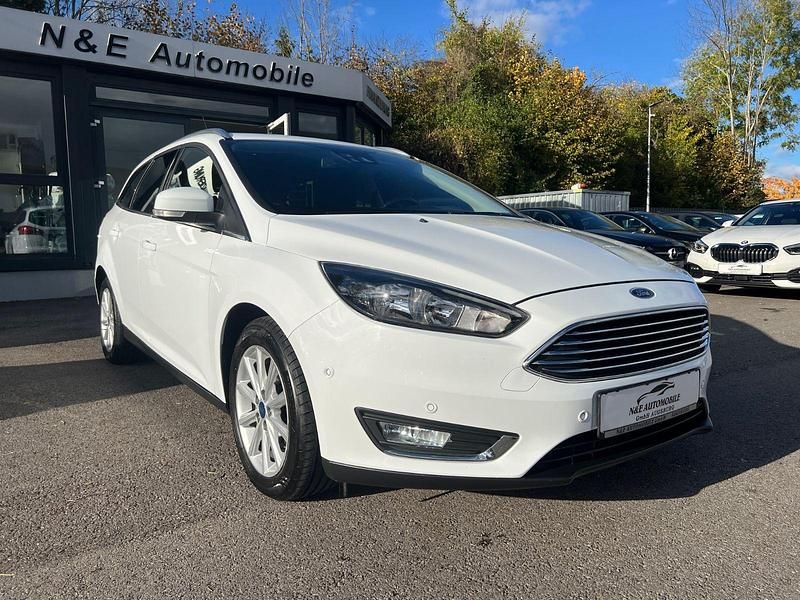 Weiß Gebraucht 2016 Ford Focus Titanium Kombi | 4.990 € (Superpreis) - Bild 1/4