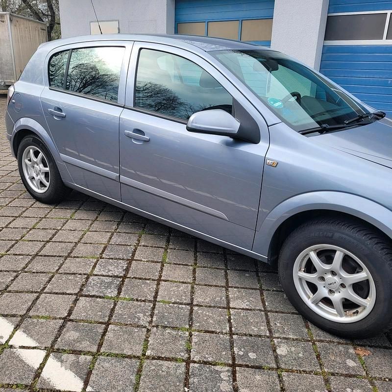 Gebraucht Opel Astra 105 PS (77 kW) 2006 Grau Limousine