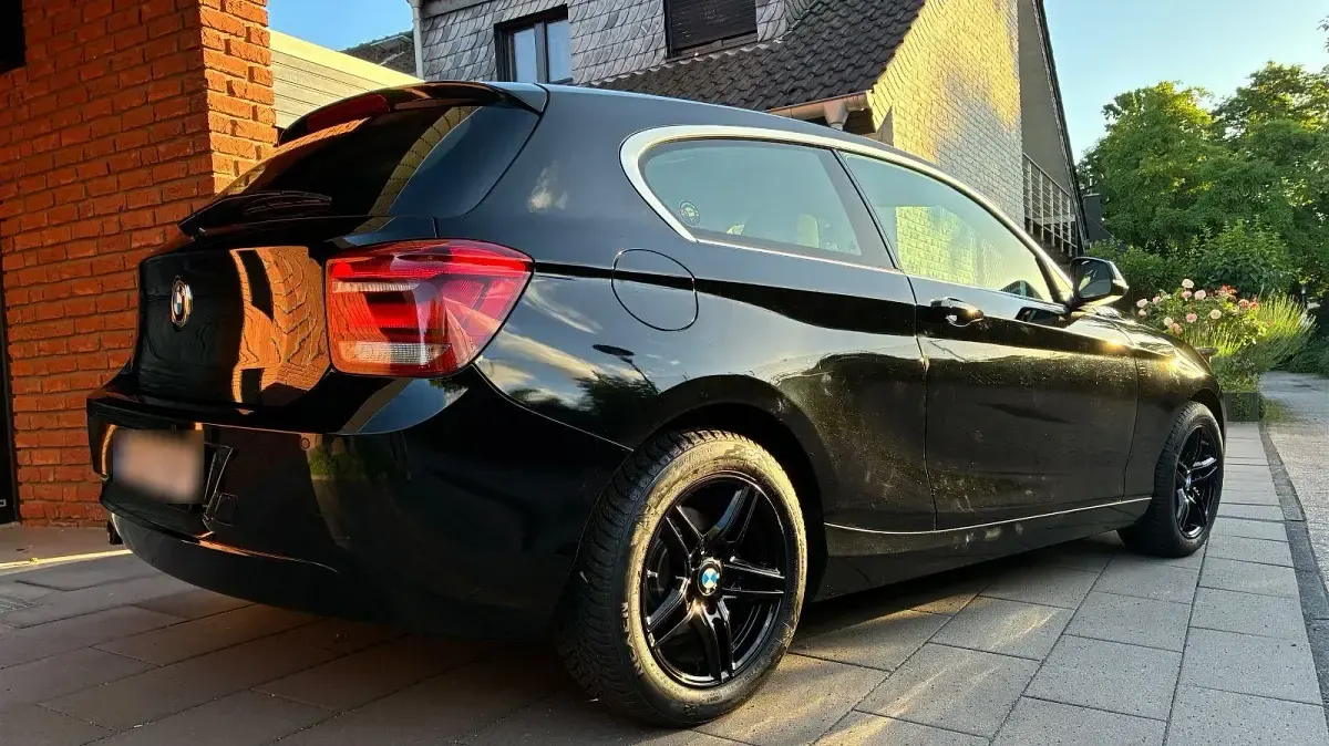 Gebraucht BMW 118 143 PS (105 kW) 2014 Schwarz Kleinwagen