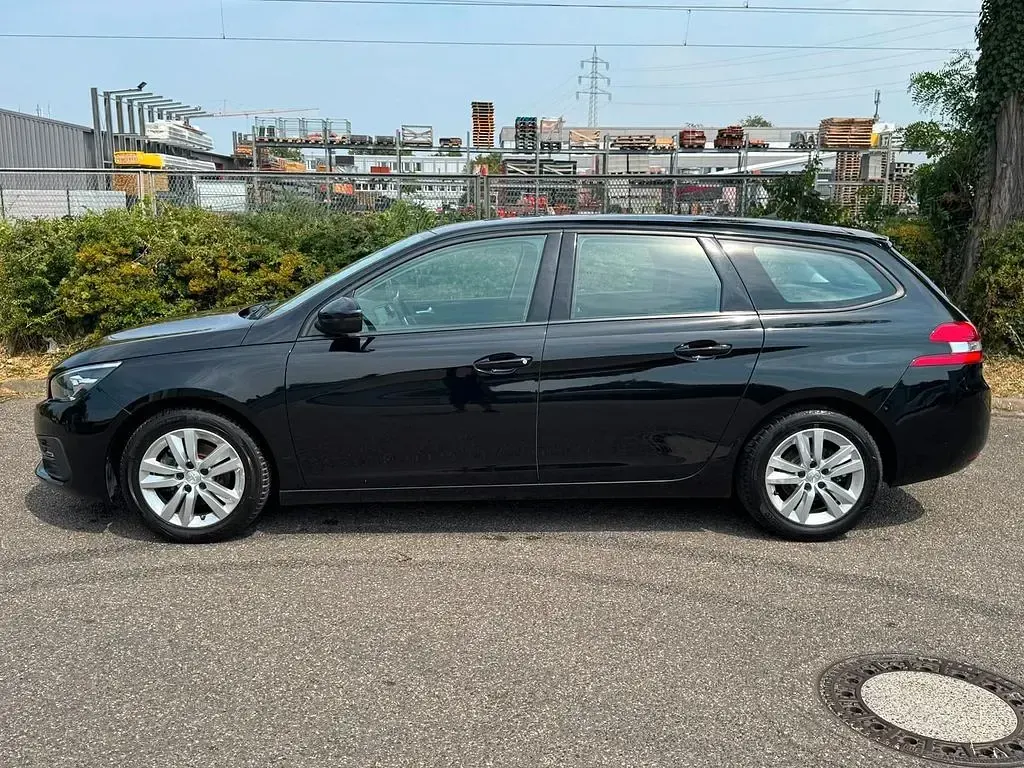 Gebraucht Peugeot 308 SW 131 PS (96 kW) 2019 Kombi