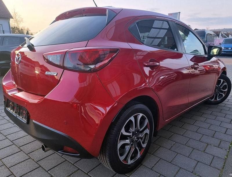 Gebraucht Mazda 2 116 PS (85 kW) 2017 Rot Limousine