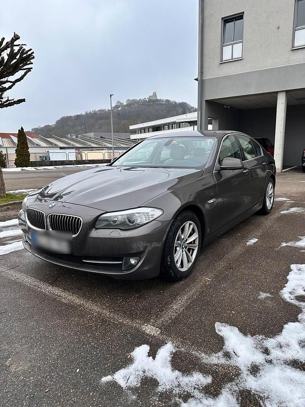 Gebraucht BMW 525 204 PS (150 kW) 2010 Braun Limousine